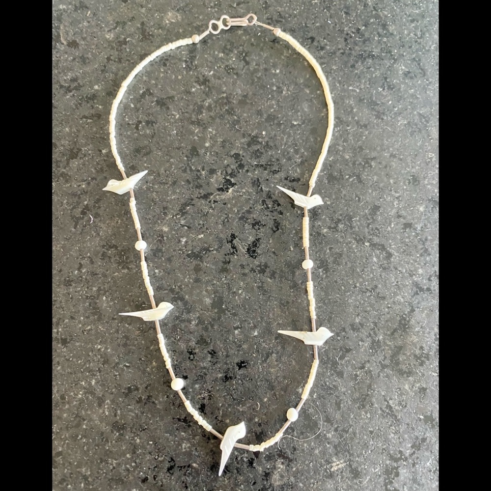 Vintage 1970s Mother-of-Pearl Bird Fetish & Sterling Silver Bead Choker🌵